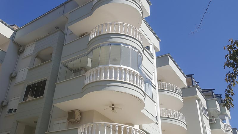 Остекление балкона сложной формы - Uygun апартмент - Аланья